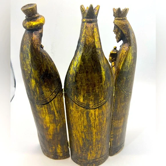 Three Wiseman Figures Wood with Gold Carved Nativity scene, Good Condition. - Picture 2 of 3